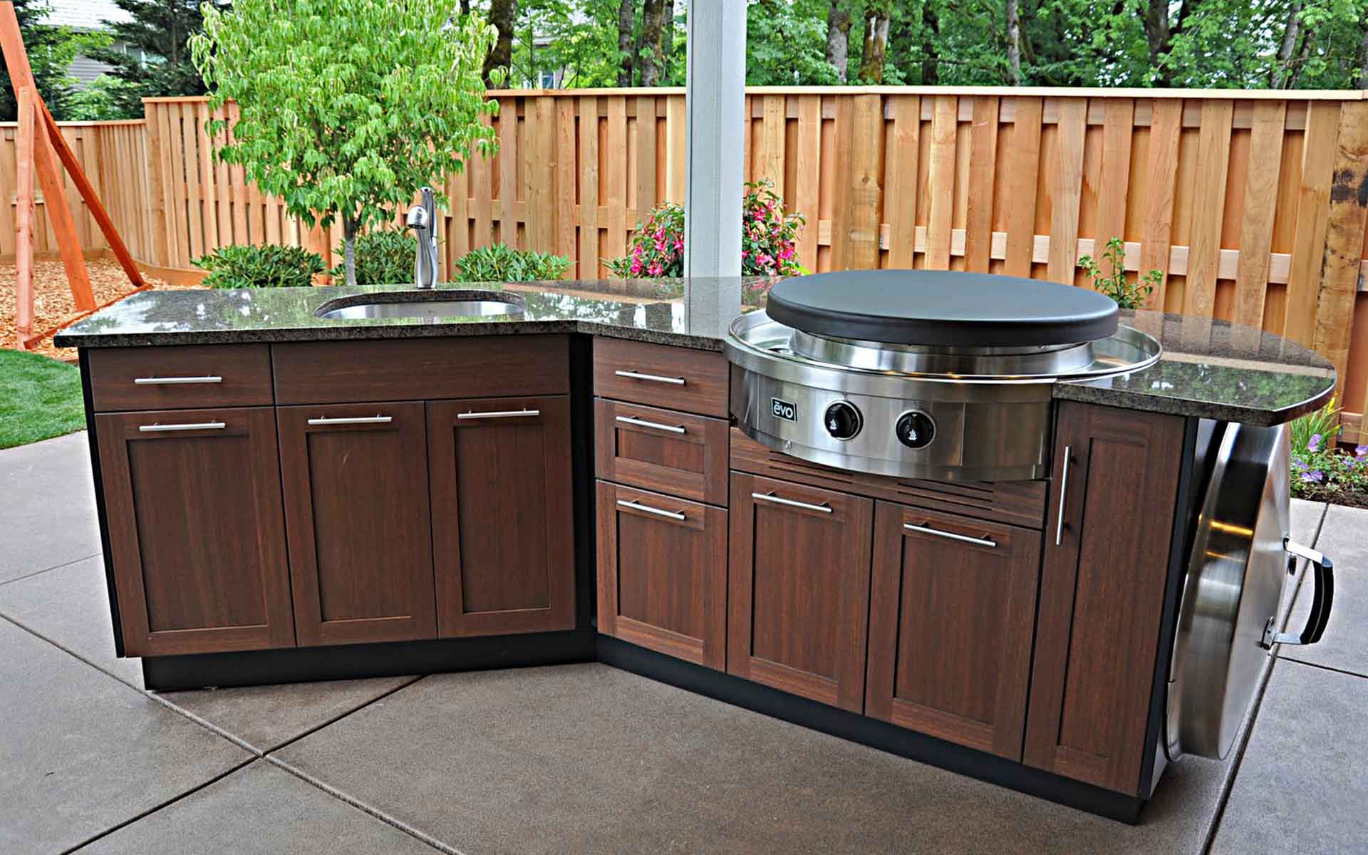 Outdoor Modern Kitchen