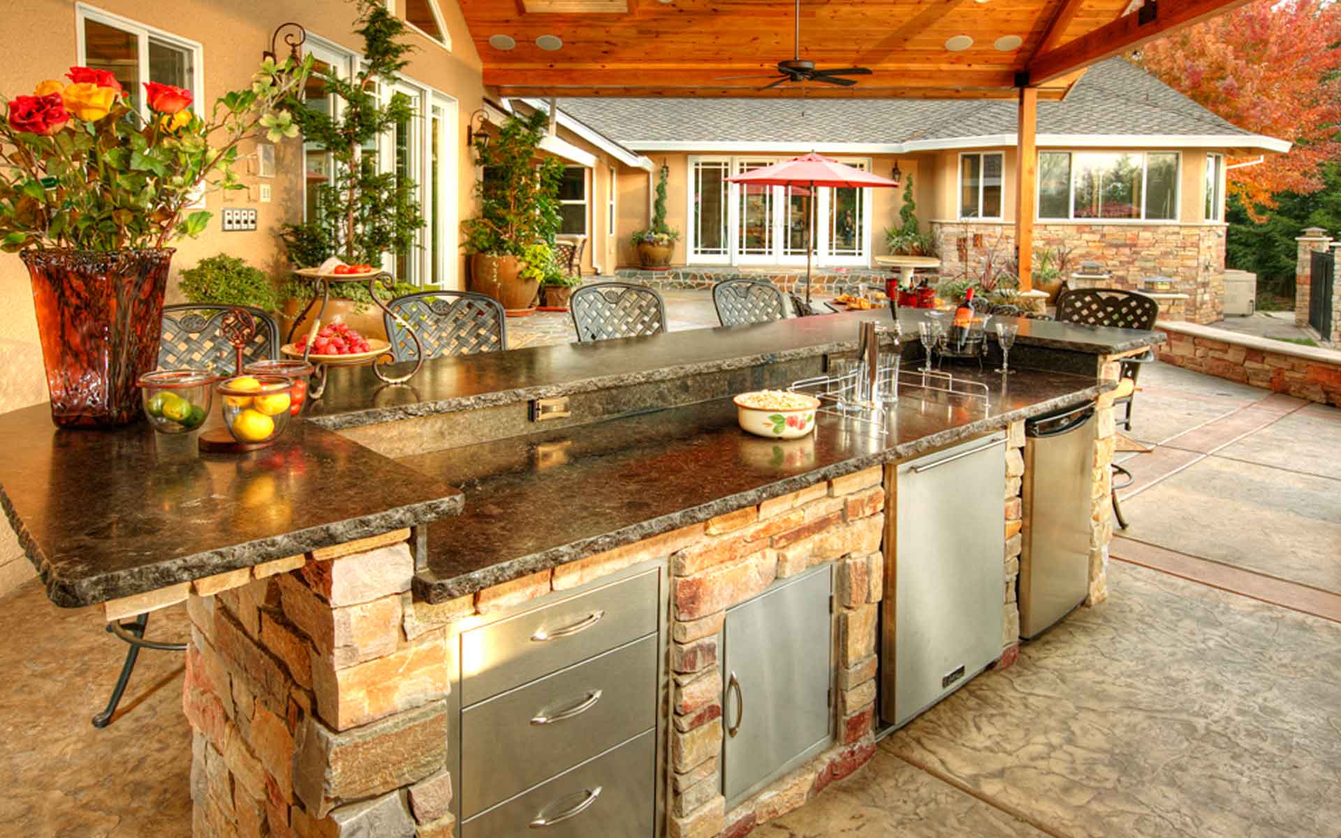 Outdoor Modern Kitchen